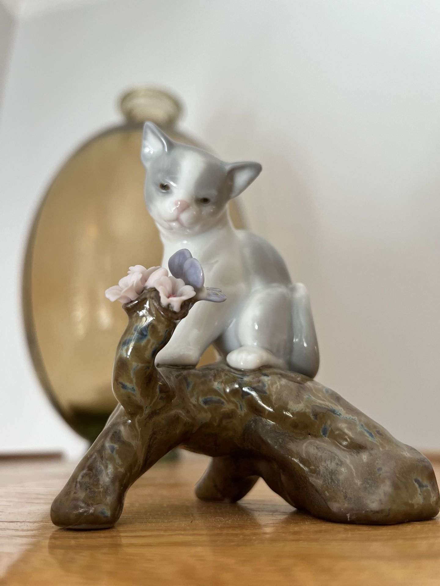 LLADRO Blossoms for the Kitten Cat Figurine