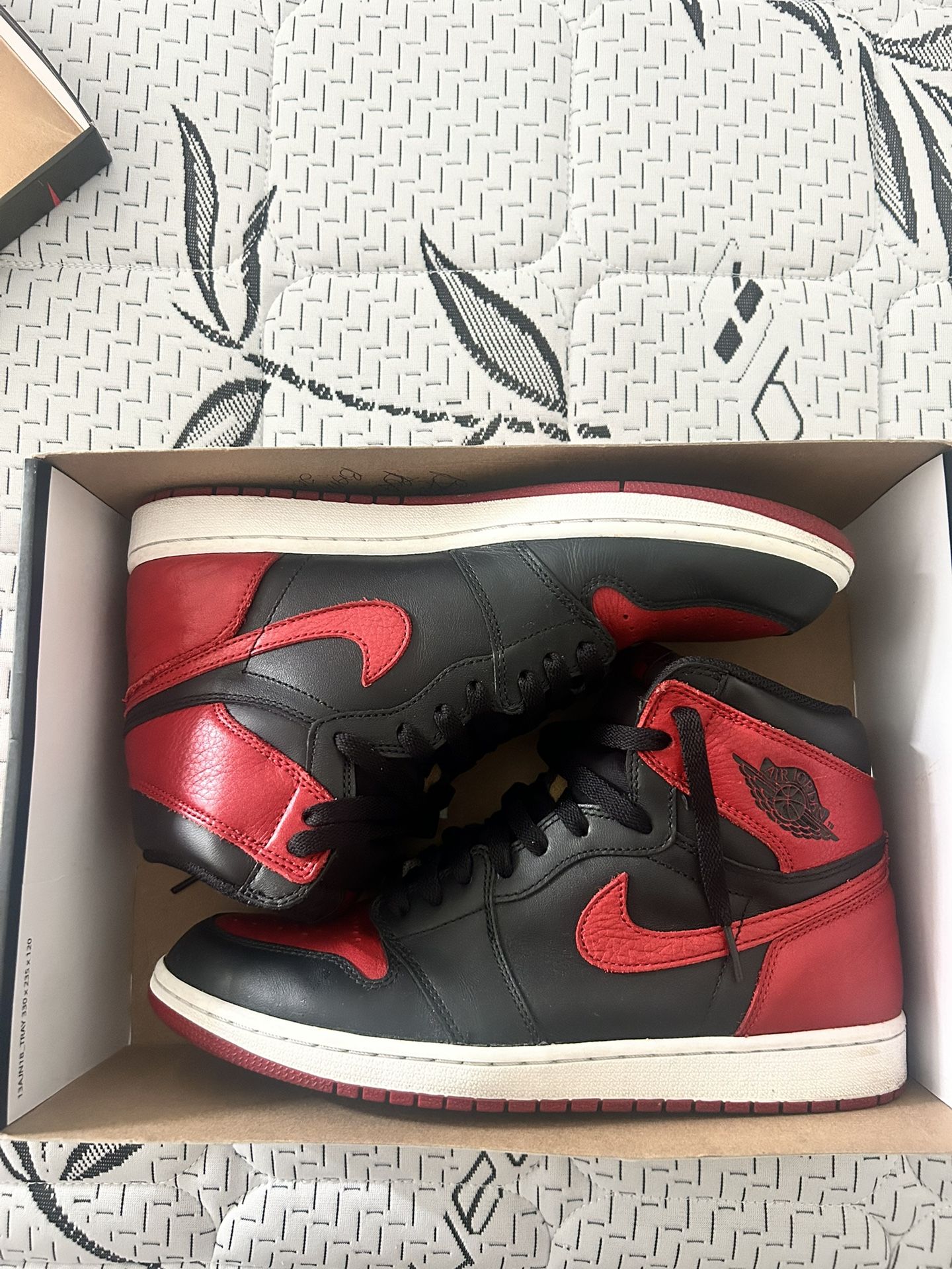 Jordan 1 Banned 2016