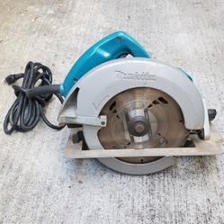Makita 5007NB 7-1/4" Corded Circular Saw 115V 13A 5800 RPM - Saw Blade and 25' Extension Cord Included 