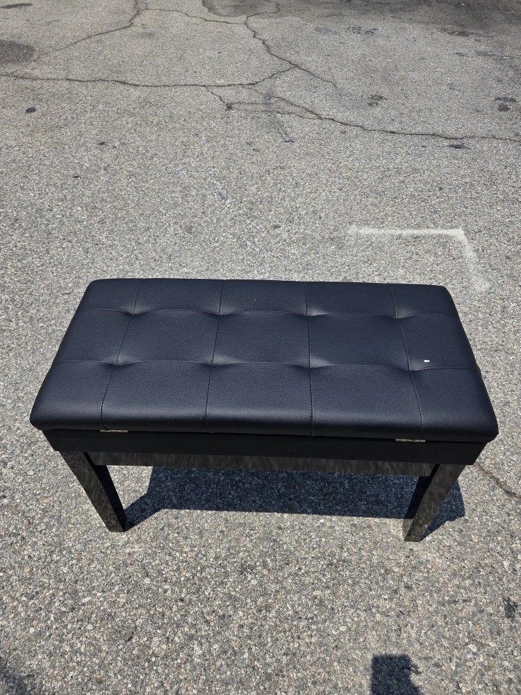 piano bench