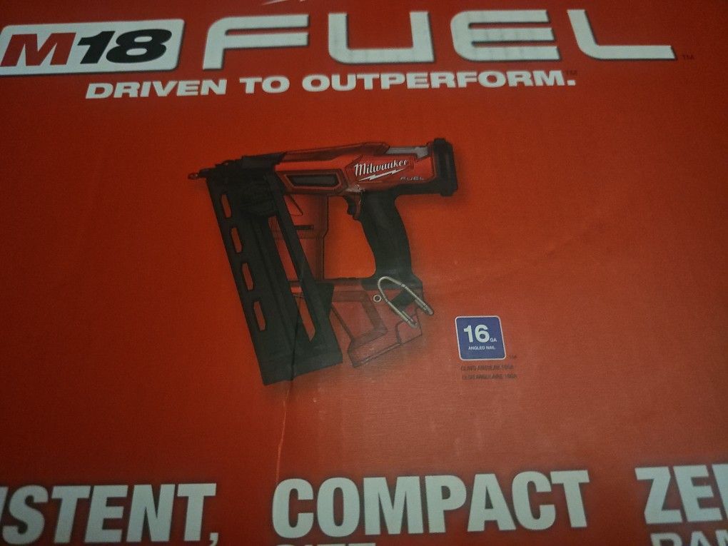 Milwaukee 16 Gaugeangled Finish Nailer