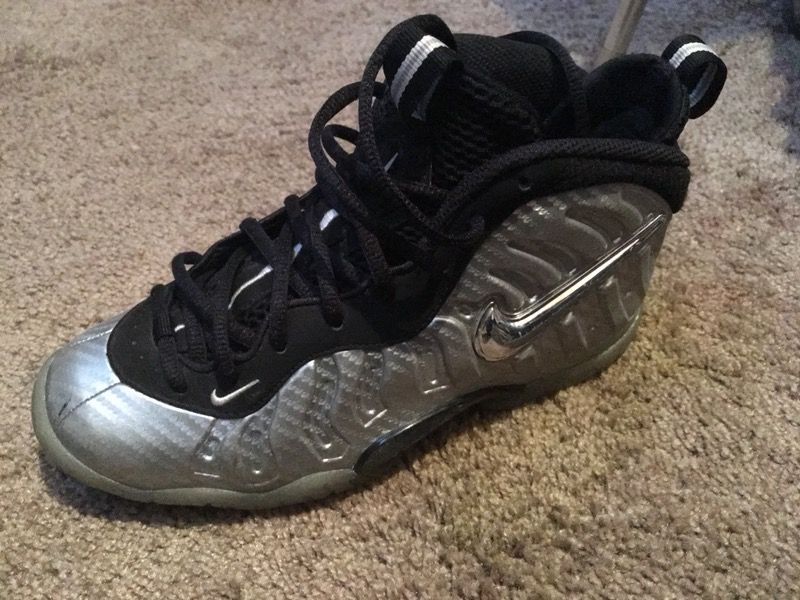 Nike foams kids size 4 only worn couple times $180 brand new