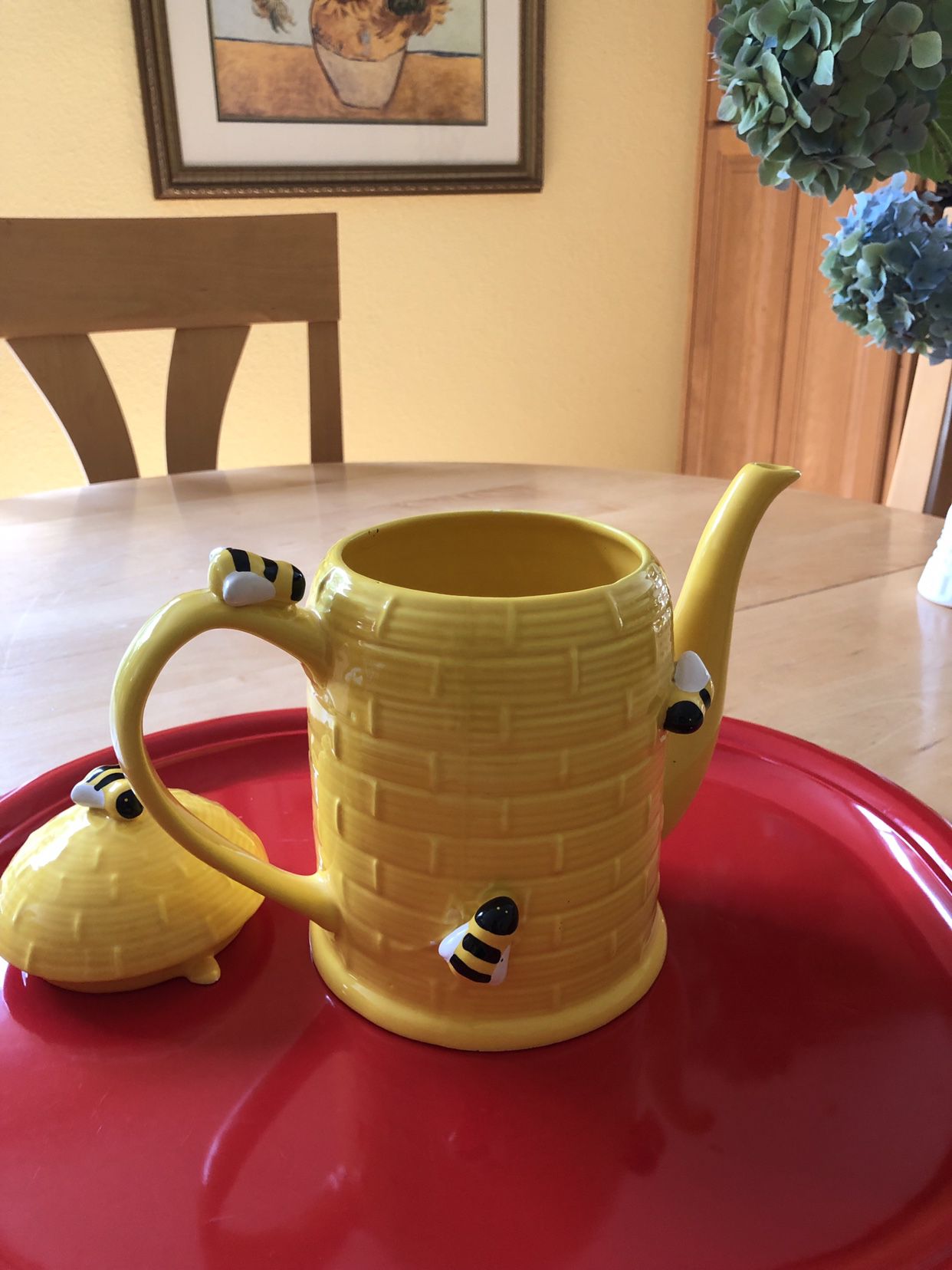 Yellow Ceramic Bee Teapot 