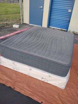 Queen siz hybrid mattress set bedroom - delivery available