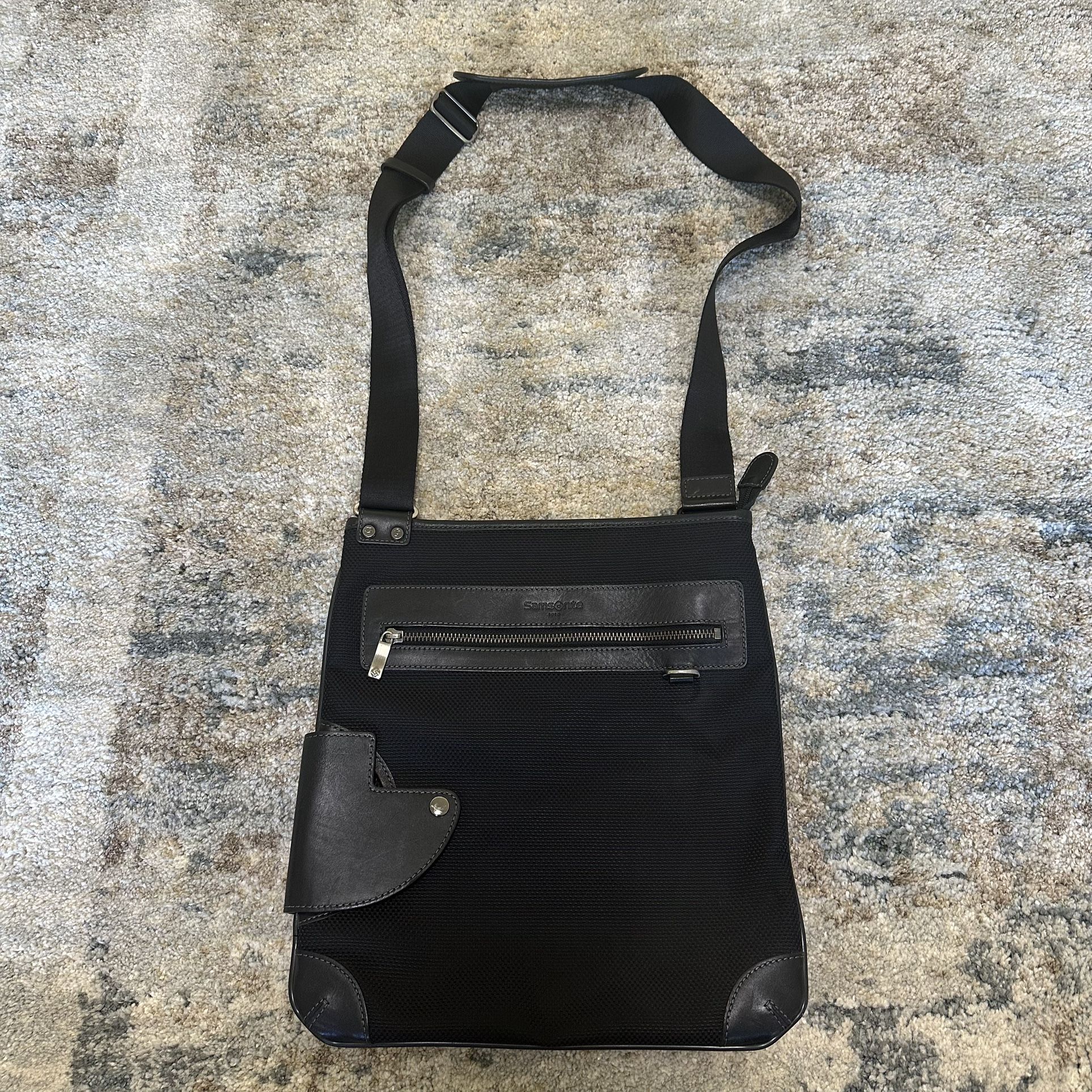 Samsonite Men’s Black Crossbody Messenger Bag