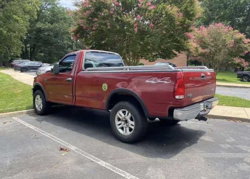 F-150  /02  Estandar ( Necesita Clutch Y Una Manguera De Freno)