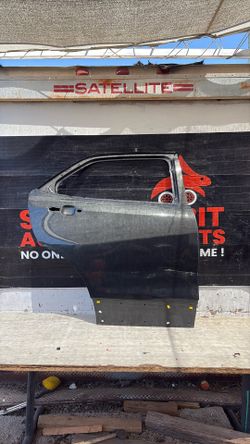 2018 Equinox Door front Passenger OEM 2024