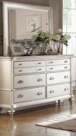 BEAUTIFUL DRESSER AND MIRROR NEW IN BOX