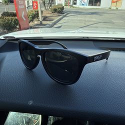 Oakley frogskins sunglasses polarized