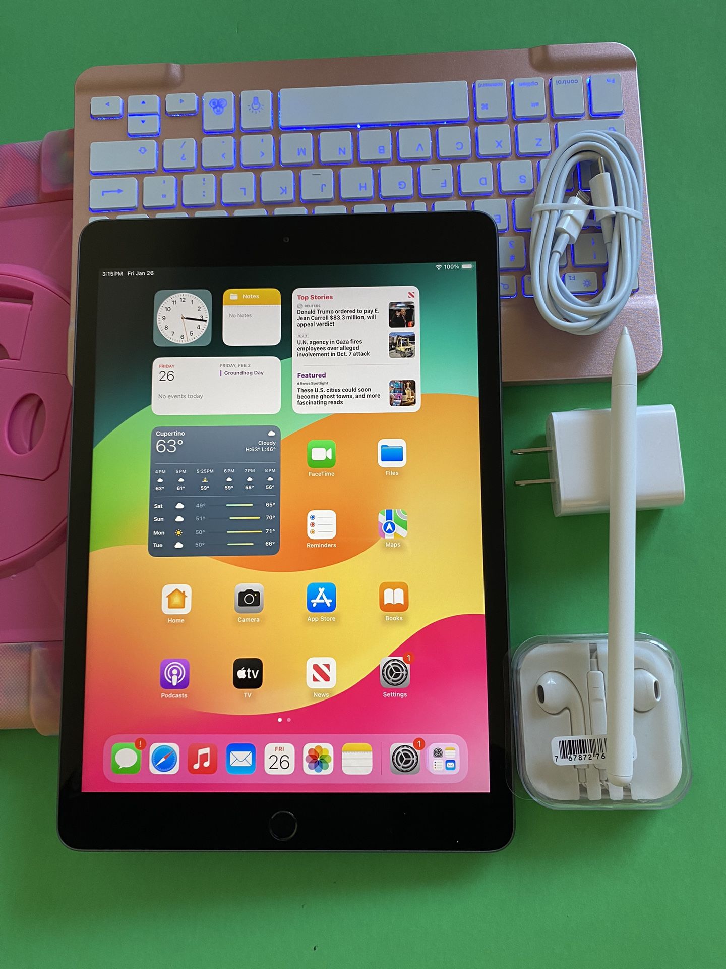 Apple IPad 7th / 8th / 9th Generation (10.2” Retina Display / Latest IOS 17 ) 32GB with stylus pen, keyboard, case & Accessories