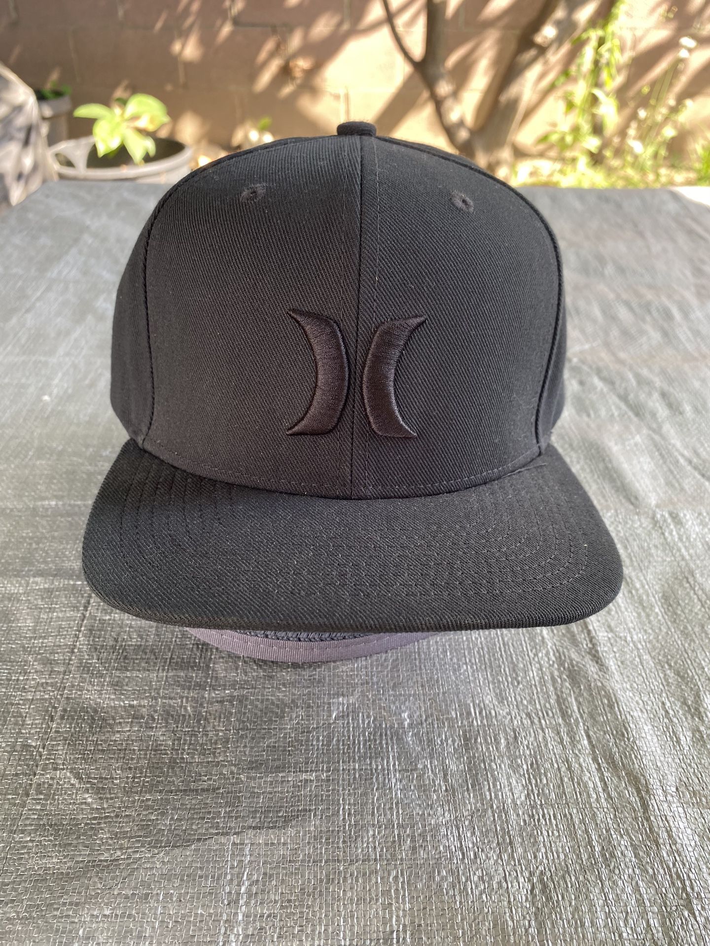Hurley dri fit snapback top