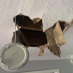 Drywall/Sheetrock Water Damage 