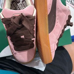 Brown and Pink Pumas 5Y / 6W Shoes