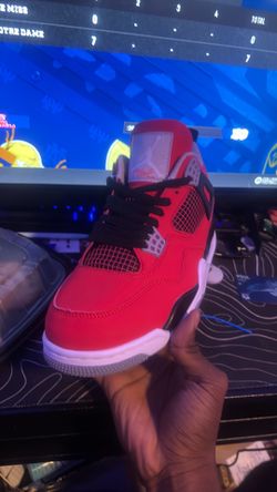 Jordan 4 toro bravos