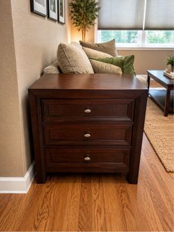 Dark Wood 3-Drawer Nightstand