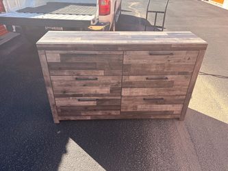 ASHLEY 6 DRAWER DRESSER