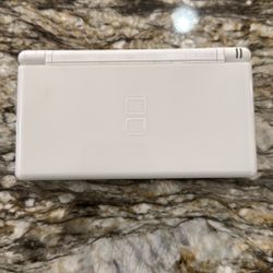 Nintendo DS Lite with R4 Flash Cart