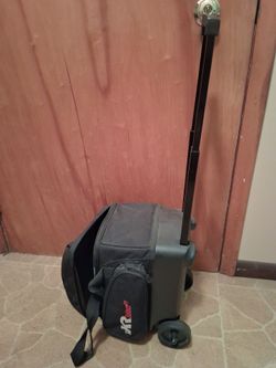 Rolling single bowling ball bag