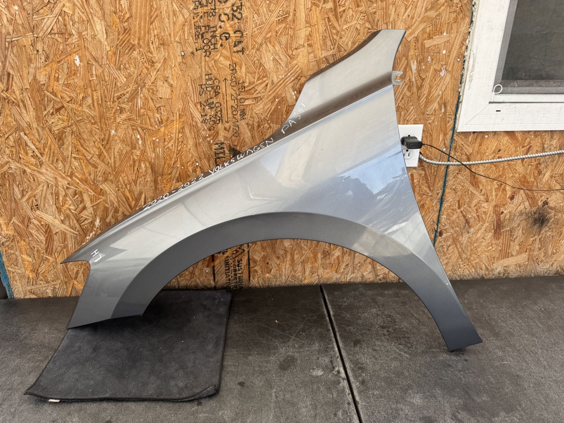 2020 2021 2022 VOLKSWAGEN PASSAT LEFT SIDE FENDER OEM USED