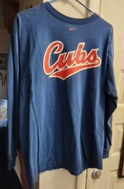 Adults Medium Chicago Cubs long sleeve Nike shirt