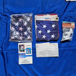 2x American Flag Set with Bracket and Etiquette Guide