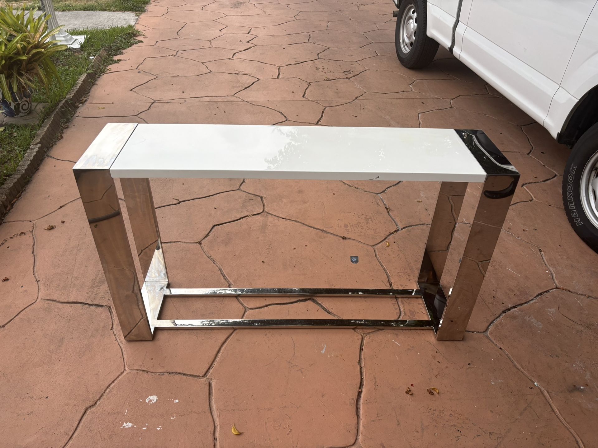 consola table