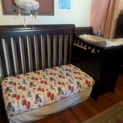 Convertible crib to toddler bed