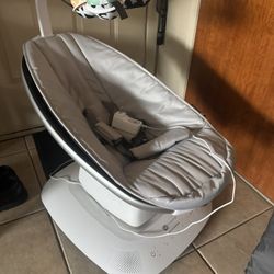 Mamaroo 4Moms
