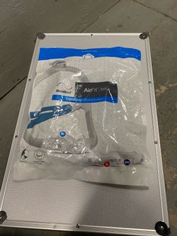 ResMed AirFit N30i Standard Starter Pack 63800 Like New Incl S M Mouth Cushions