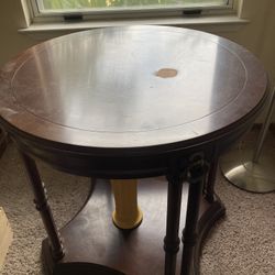 End Table / Coffee Table 