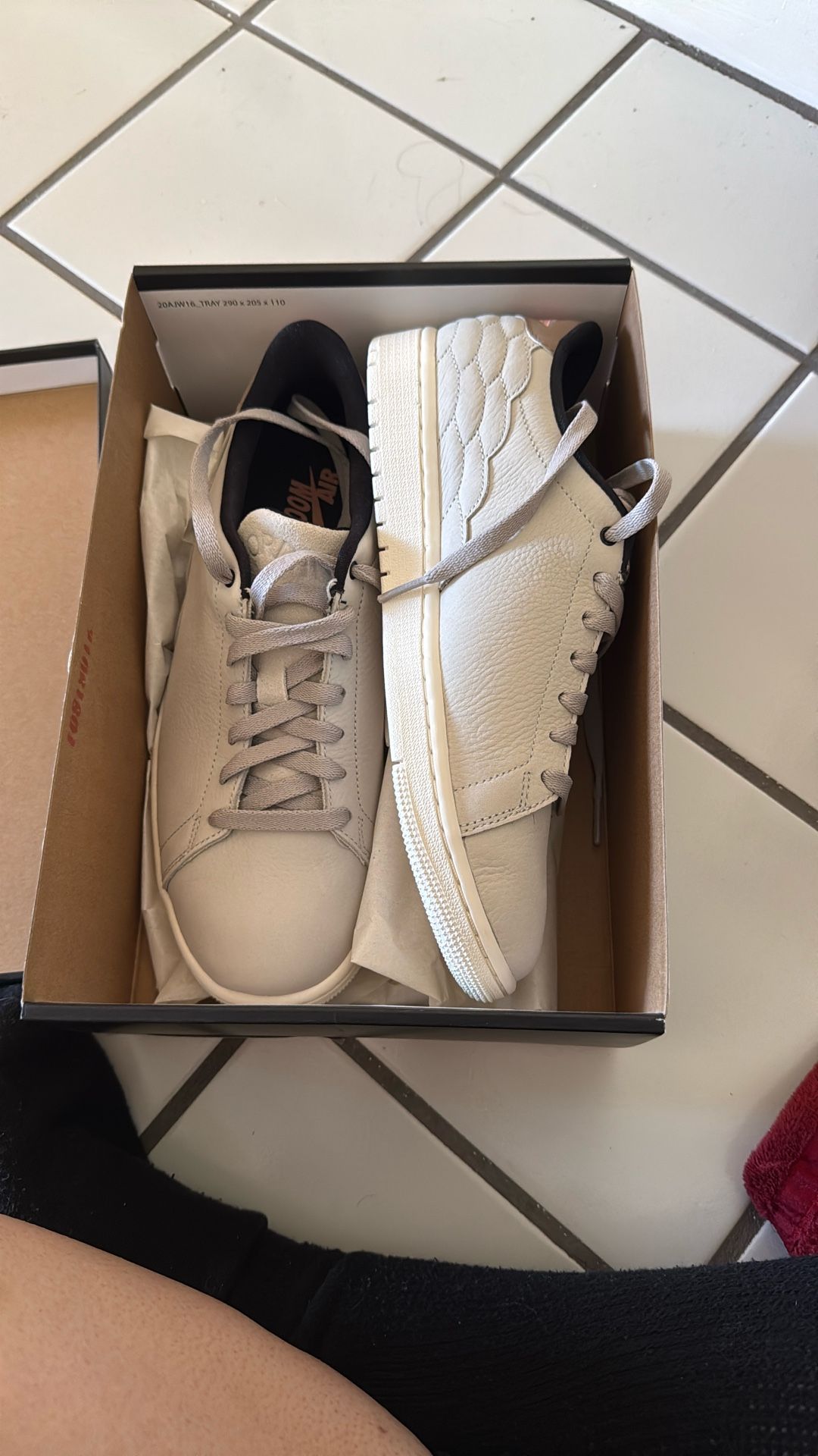 new in box nike men’s air jordan 1 centre court sneakers 8.5 light bone