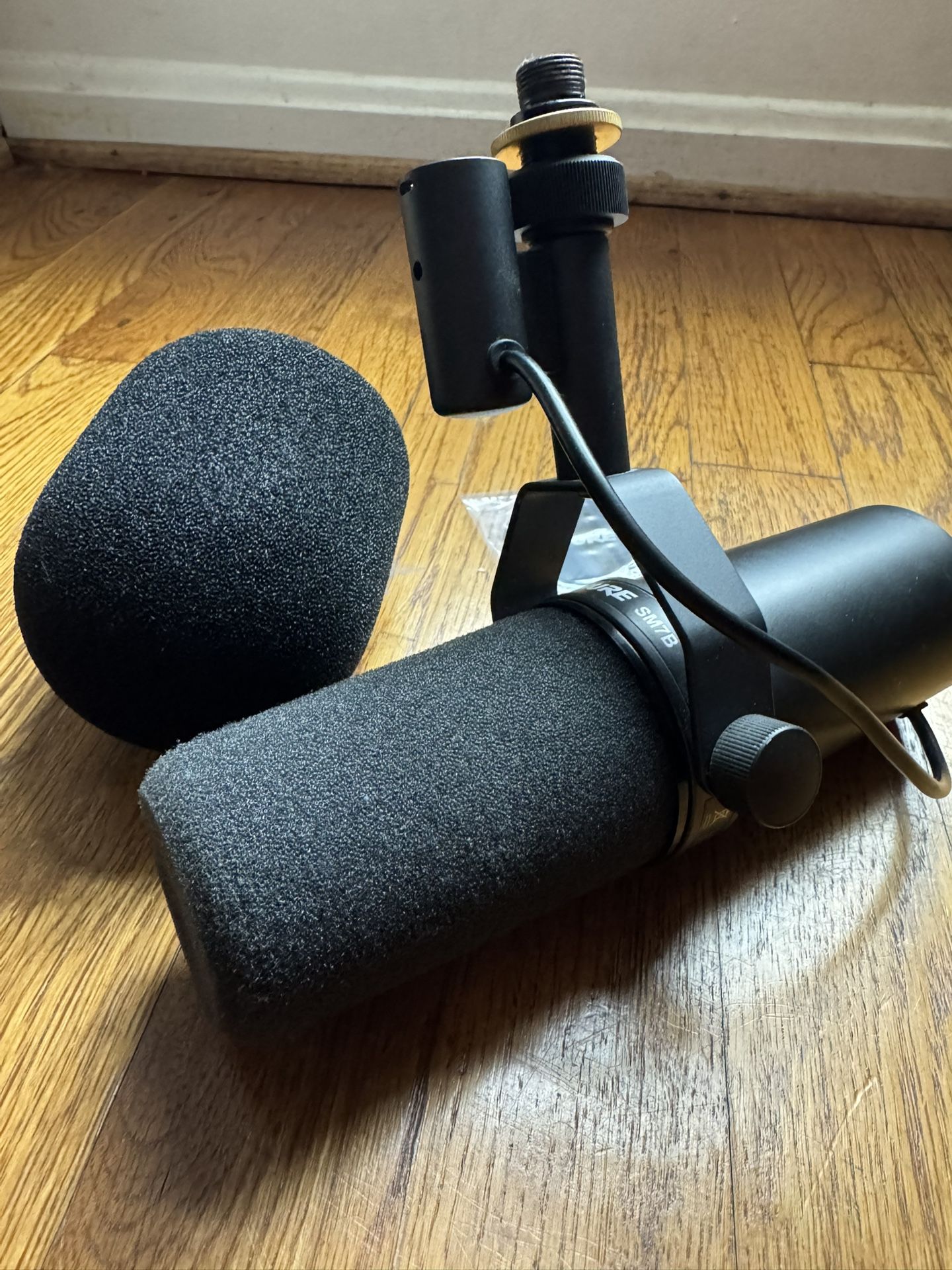 SHURE SM7B VOCAL DYNAMIC PRO MICROPHONE 