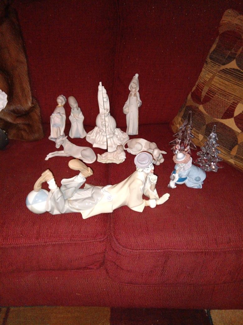 Figurines