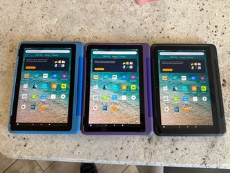3 Amazon Fire Tablets HD 10