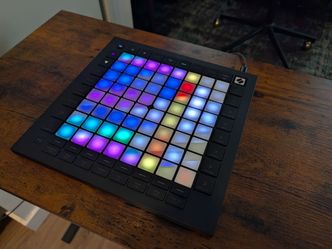 Novation Launchpad Pro MK3, MIDI 64-Grid Controller and Sequencer - Like-NEW!