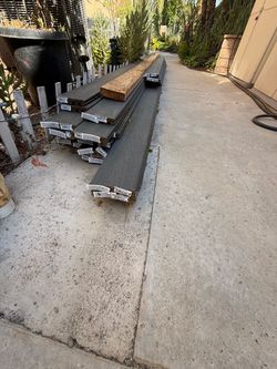 19 Trex Enhance Clam Shell Deck Boards – Unused
