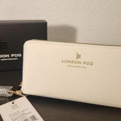 Woman's Wallet/wristlet 