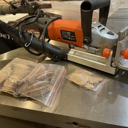 Barely used biscuit jointer. Recent brand. Comes two bags of biscuits. 