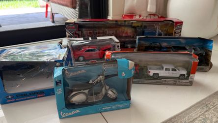 New Ray cars, set of 6. New, box are damaged