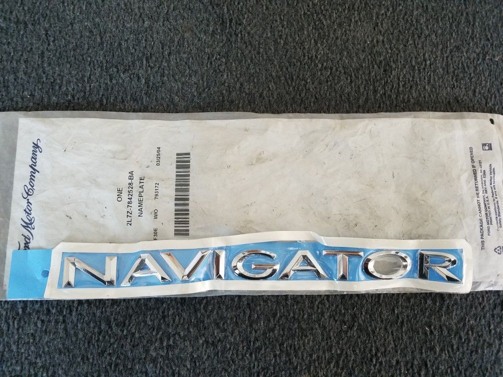 03-17 Lincoln Navigator Nameplate