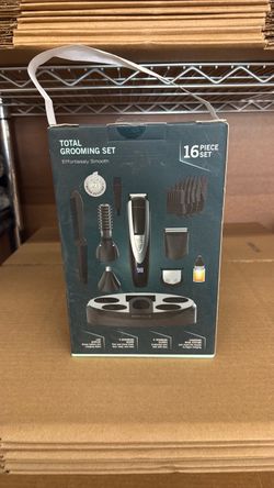 Brand new inbox, men’s shaving and grooming set 16 pieces