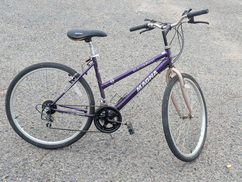 Women's Magna Glacier Point 12 speed bicycle