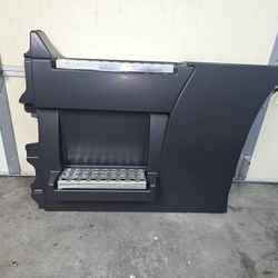 VOLVO VNL CAB SKIRT/SIDE FAIRING