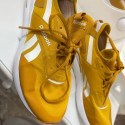 Reebok  Women Tenni Shoes 