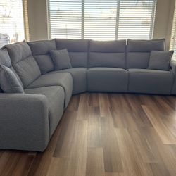 Ashley Sectional (power) 