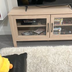 TV Stand With two Doors 