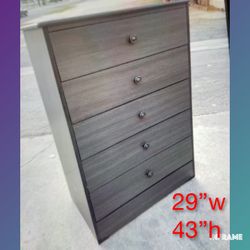 5 drawer Dresser