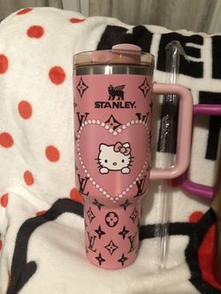 $40 Stanley Limited Edition LV Hello Kitty 