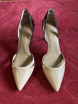 Women's Calvin Klein Leather Pumps. Size 9