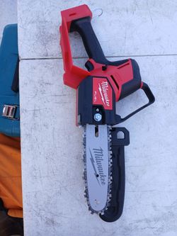Moto Sierra Milwaukke 18v Brushless Fuel De 8 pulgadas solo herramienta